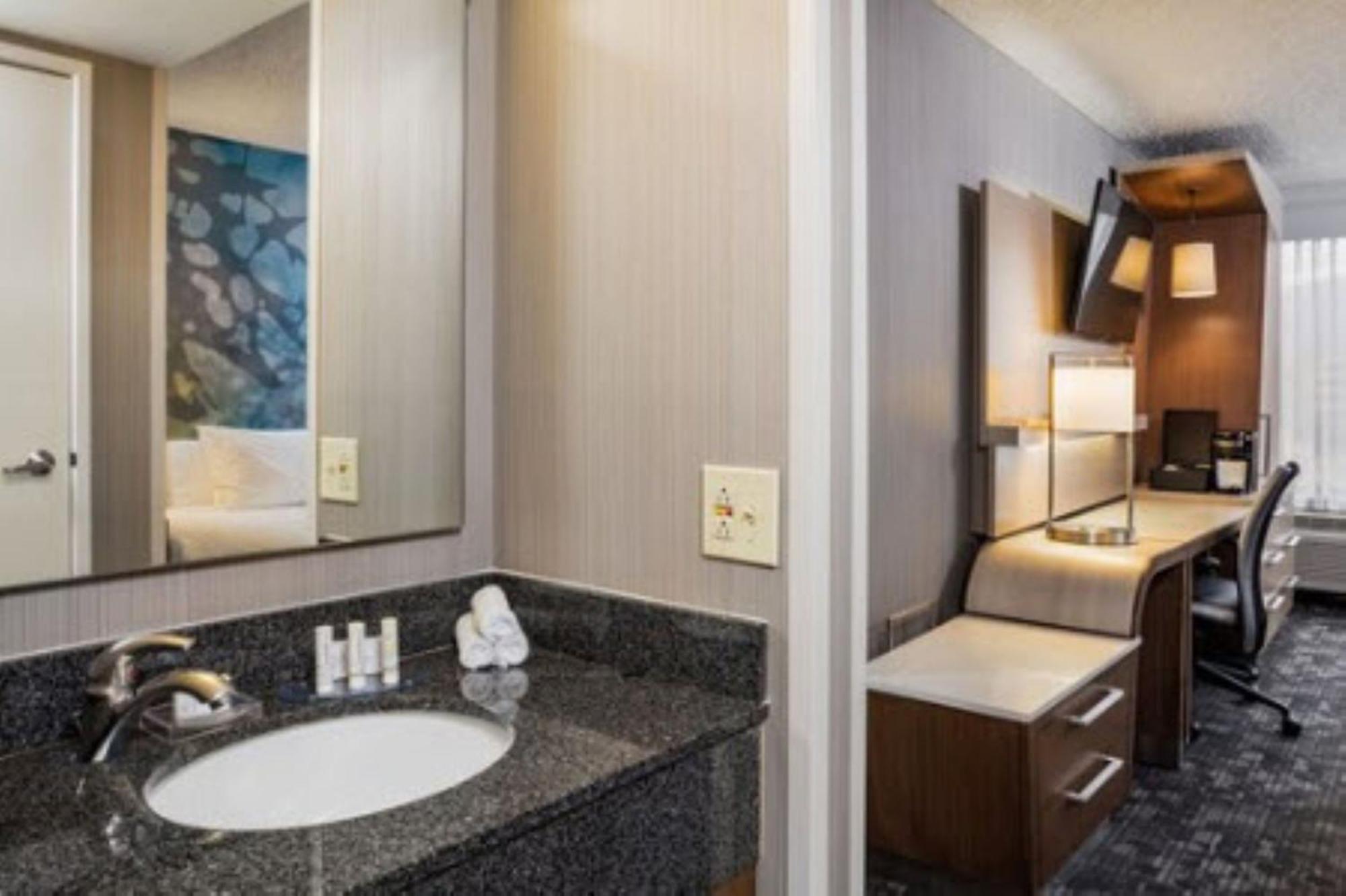 Courtyard By Marriott Riverside Ucr/Moreno Valley Area Экстерьер фото