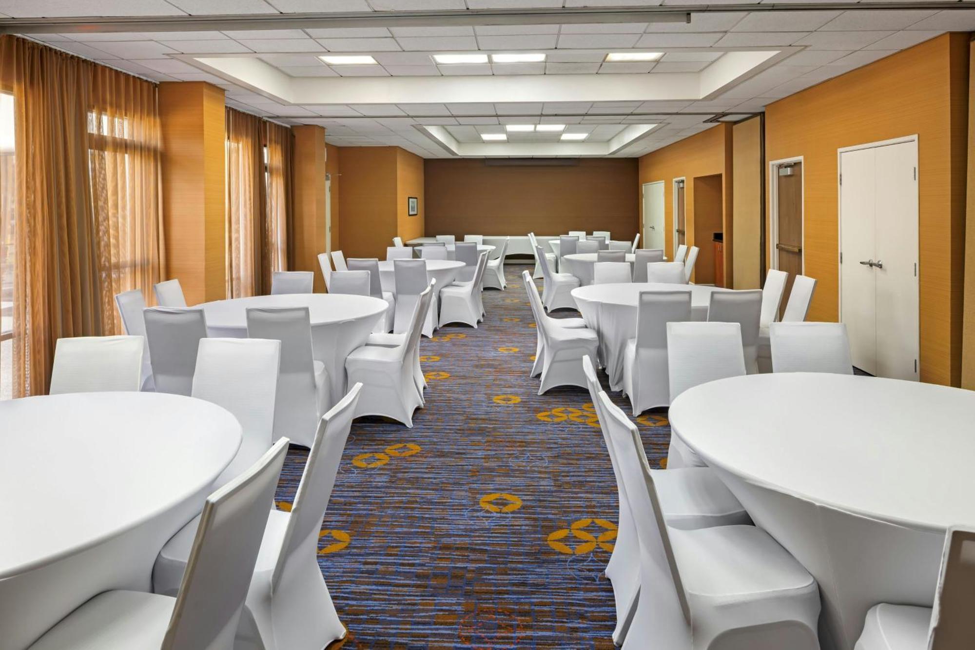 Courtyard By Marriott Riverside Ucr/Moreno Valley Area Экстерьер фото
